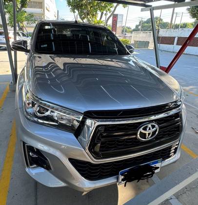 TOYOTA HILUX 2.8 SRX 4X4 CD 16V DIESEL 4P AUTOMÁTICO TOYOTA HILUX 2.8 SRX 4X4 CD 16V DIESEL 4P AUTOMÁTICO